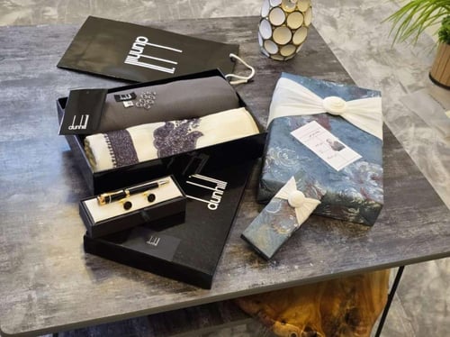 هدايا شال شتوي كشميري مع قماش ثوب رجالي مع قلم كبك