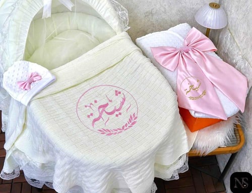 اطقم هدايا مواليد بالاسم