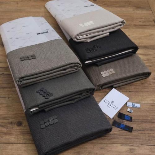 اقمشة شتوية رجالية مقلم مع نقشة الخليه 2025