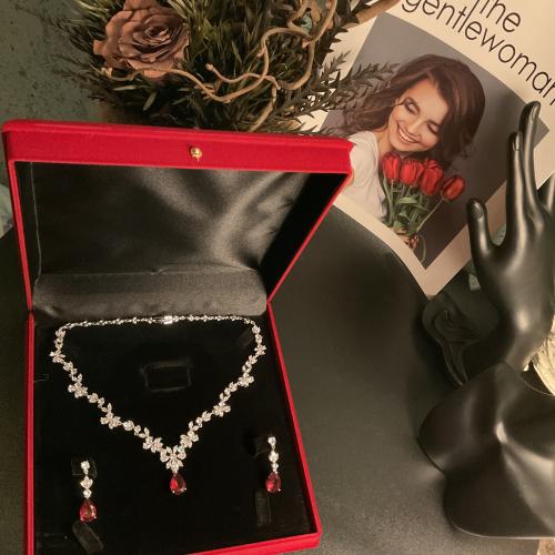 طقم زفاف مطلي بالذهب مرصع زركون ، اللون : ابيض واح...