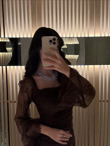 The elegance of the dark lace