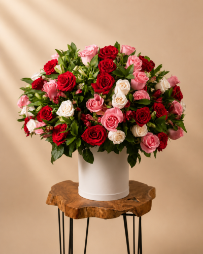 بوكس رومانتك روز - Romantic Roses - 50 Rose Box