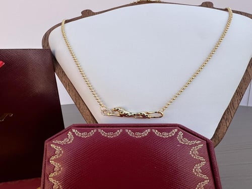 قلادة فاخرة من Cartier
