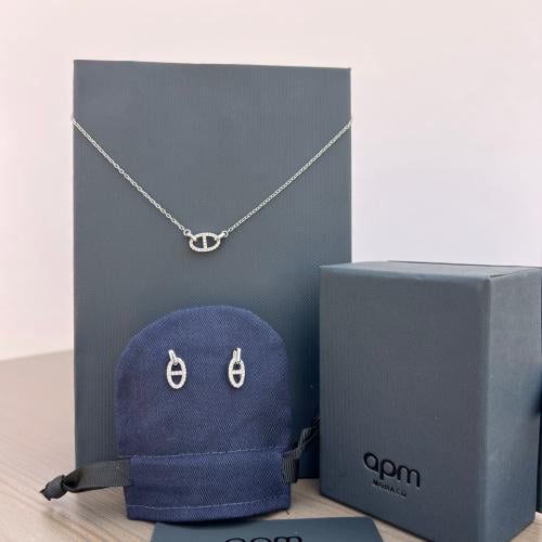 طقم APM Monaco الفاخر