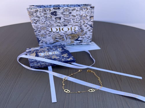 سوار ديور ذهبي