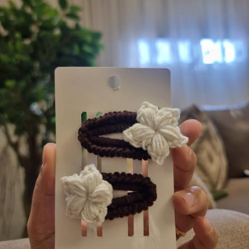زوج شباصة بشكل وردة بيضاء