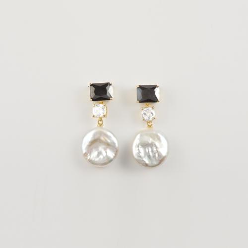 Earring of coincidence