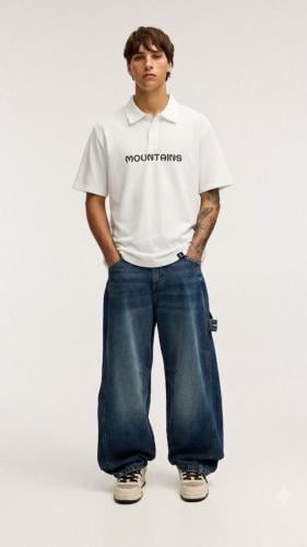 T-shirt with a distinctive design, white color
