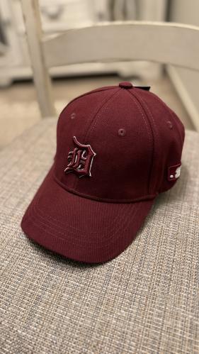 Red color cap