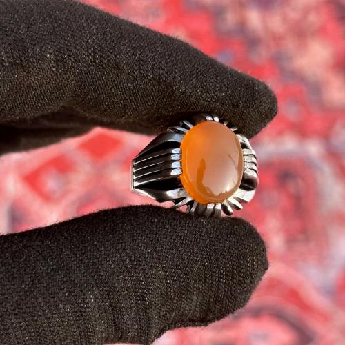 خاتم عقيق يماني ذهبي