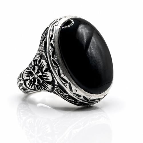Yemeni agate ring, the servant's lip