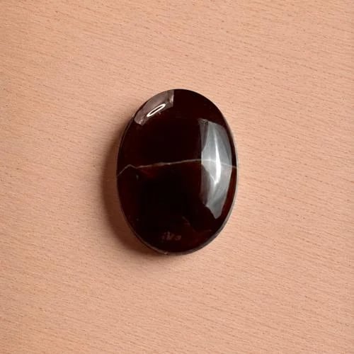 Yemeni agate stone, cherry-colored, saffron-dyed