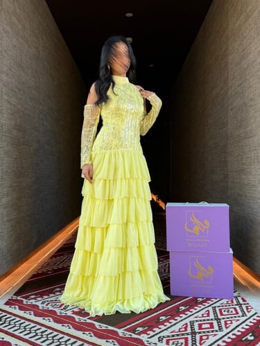 فستان جورجت بكلفه بالصدر والاكمام