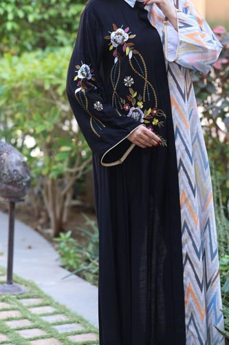 جلابيه بخام السويسري وتطريز يدوي