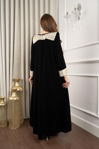 جلابيه مخمل بكلفة بالصدر والكم