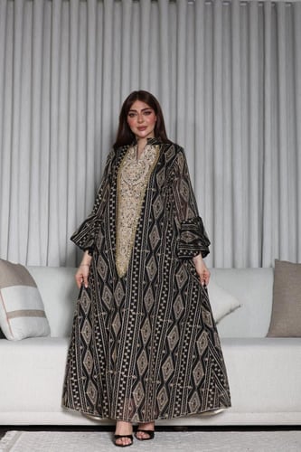 جلابيه استقبال بخام مطرز وكلفه بالصدر