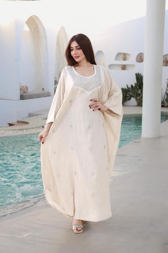 جلابيه لينن بحزام داخلي بالخصر وتطريز يدوي