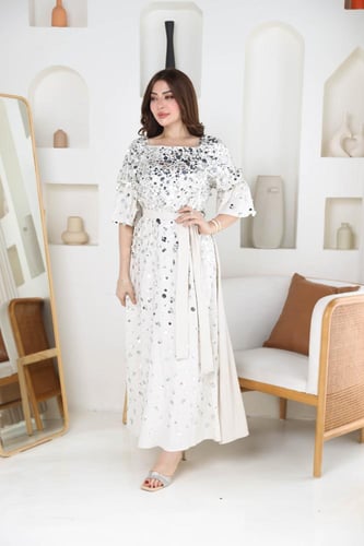 جلابيه لينن بتدخيلات الترتر وحزام بالخصر