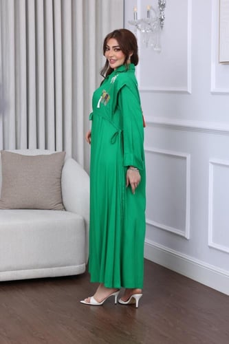 جلابية لينن بتطريز بدوي لليوم الوطني