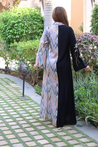 جلابيه بخام السويسري وتطريز يدوي