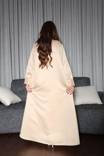 عبايه بتطريز يدوي بخام التفته