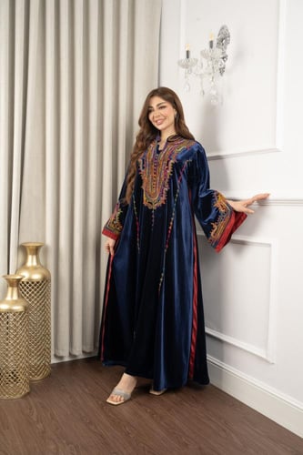 جلابيه مخمل بتطريز شك بالصدر