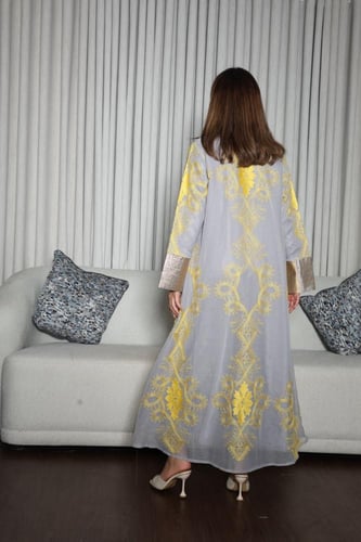 جلابيه بتطريز يدوي وكلفه بالكم