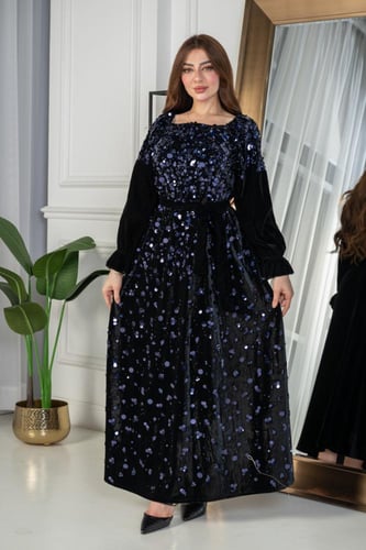 جلابيه مخمل مموج وكلفه مطرزه بالصدر