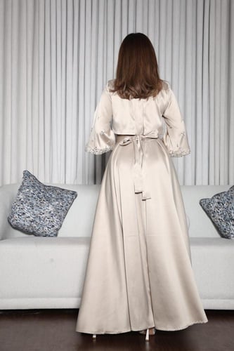 فستان تفته بتطريز يدوي وحزام