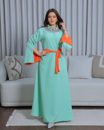 جلابيه بخام الباربي وتطريز شك