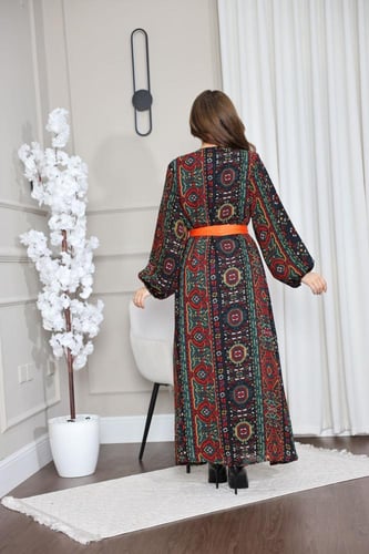 جلابيه بالهويه التراثيه وتطريز يدوي