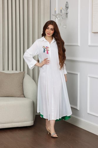 جلابية لينن بتطريز بدوي لليوم الوطني