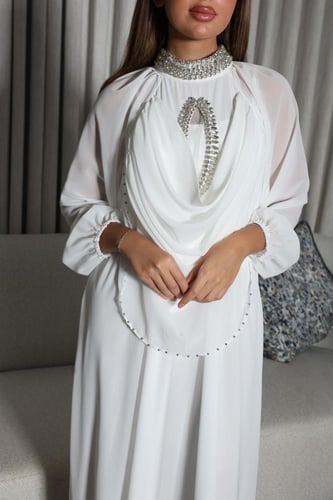 فستان بخام الشيفون وتطريز بالصدر