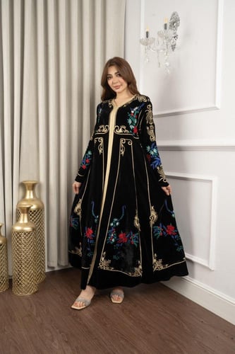 جلابيه مخمل قطعتين بكلفه مطرزه