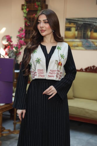 جلابيه لينن بتطريز بالهويه الوطنيه