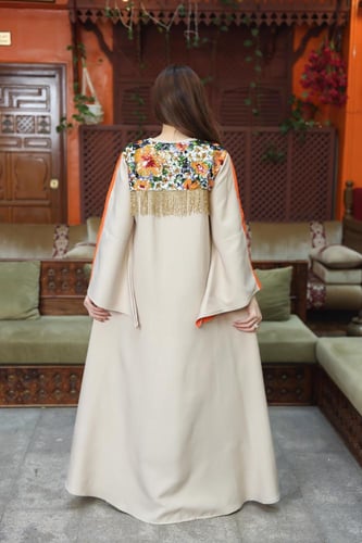 جلابيه بكلف بالصدر وتطريز