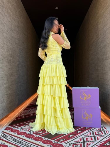 فستان جورجت بكلفه بالصدر والاكمام