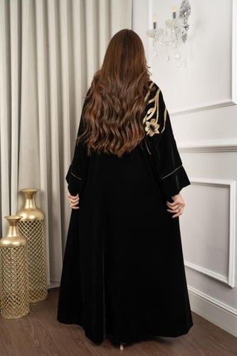 جلابيه مخمل بتطريز كمبيوتر باللون الذهبي