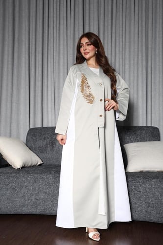 عبايه بتطريز يدوي بخام التفته