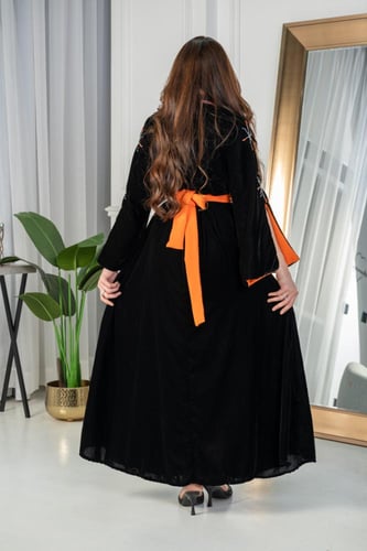 جلابيه مخمل بحزام وتطريز شك