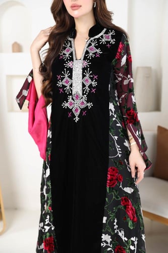 جلابيه مخمل بتطريز شك وتدخيلات شيفون مطرز