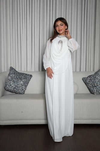 فستان بخام الشيفون وتطريز بالصدر