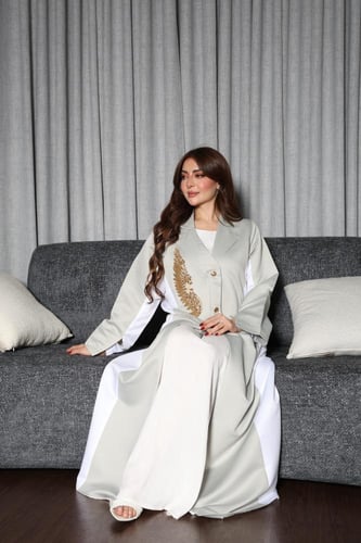 عبايه بتطريز يدوي بخام التفته