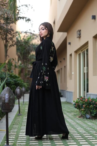 جلابيه قطعتين لينن بتطريز يدوي