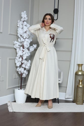 جلابيه لينن مطرزه من الخلف بالجمل العربي