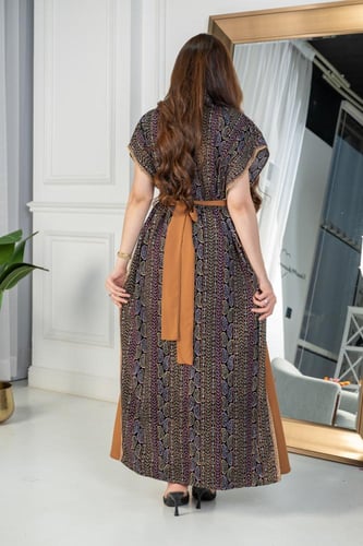 جلابيه مخمل قطعتين بحزام بالخصر وتطريز فصوص