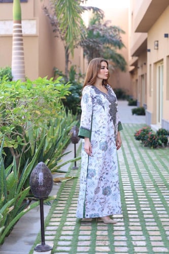 مخوار بتطريز يدوي وطرحه