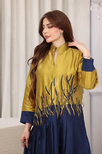 جلابيه بخام الشانطون وتطريز يدوي