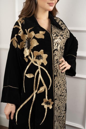 جلابيه مخمل بتطريز كمبيوتر باللون الذهبي