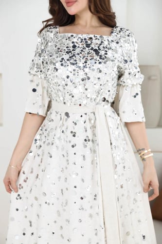 جلابيه لينن بتدخيلات الترتر وحزام بالخصر